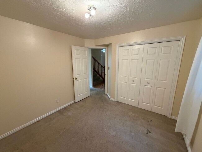 Building Photo - 479 S Palisade Dr