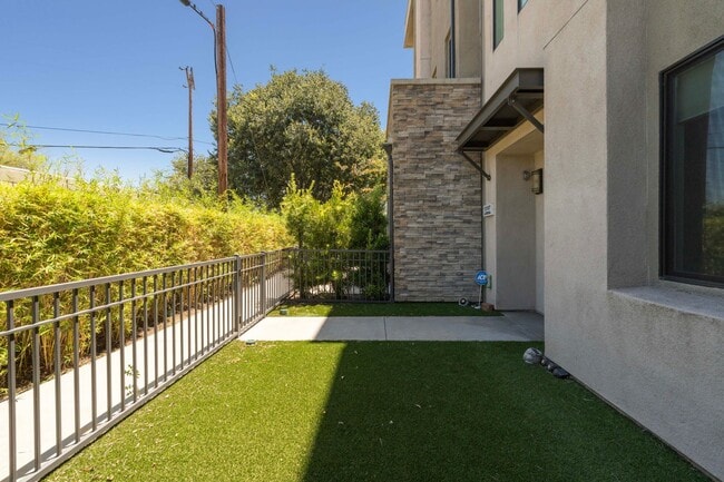 Building Photo - 13107 W Lumina Way