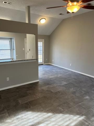 Foto del edificio - 4743 Shadyway Dr