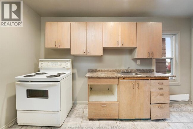 Photo du bâtiment - 989 Lincoln Rd