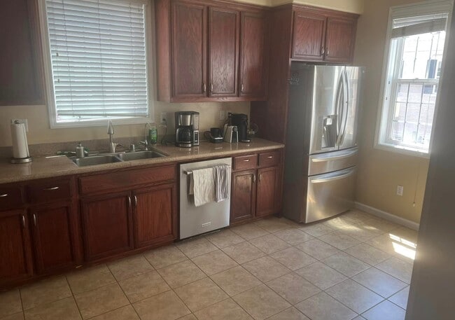 Building Photo - 3613 Whitworth Dr