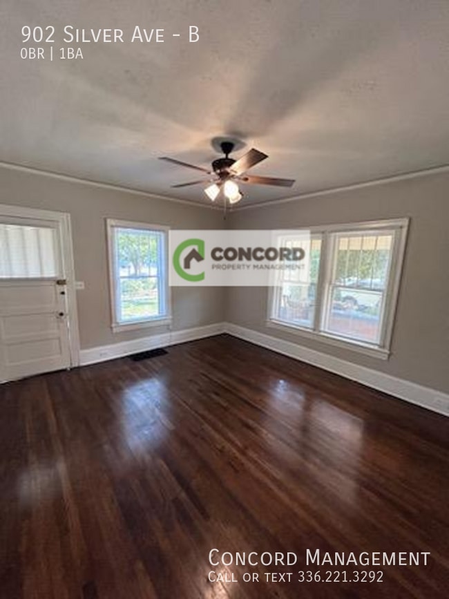 Foto del edificio - 902 Silver Ave