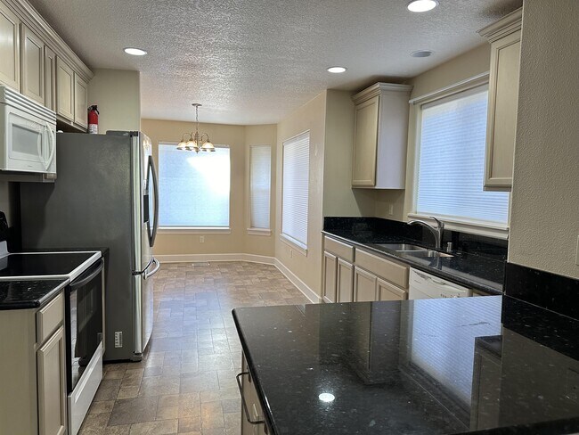 Building Photo - 970 Cascade Ave SW