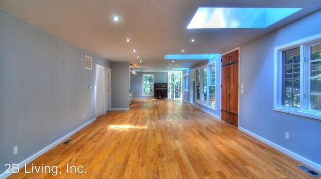 Building Photo - 2 br, 1 bath House - 65 Sylvan Way