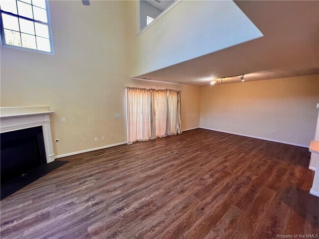 Foto del edificio - 111 Buttonwood Ln