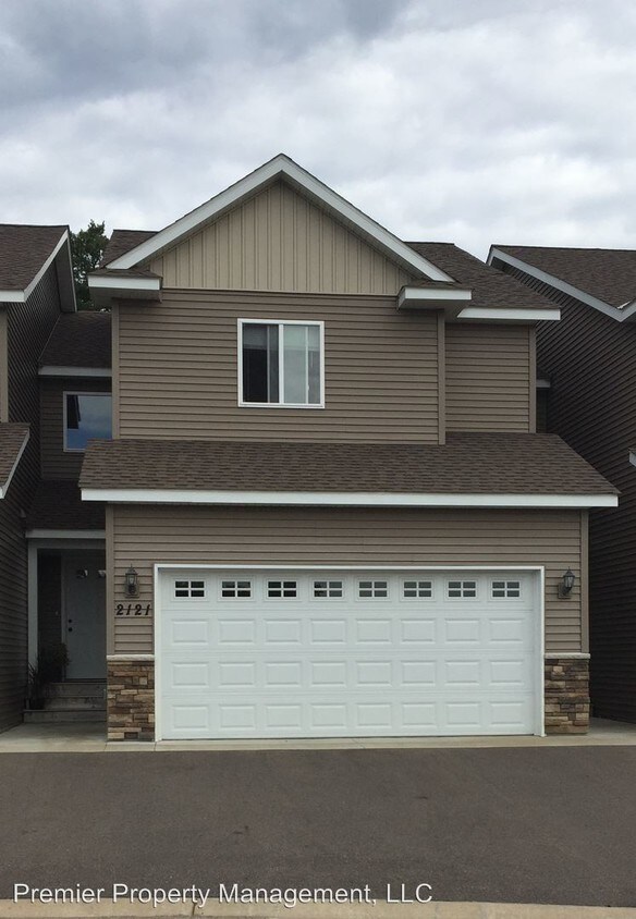 Foto principal - 2121 Liberty Glen Loop