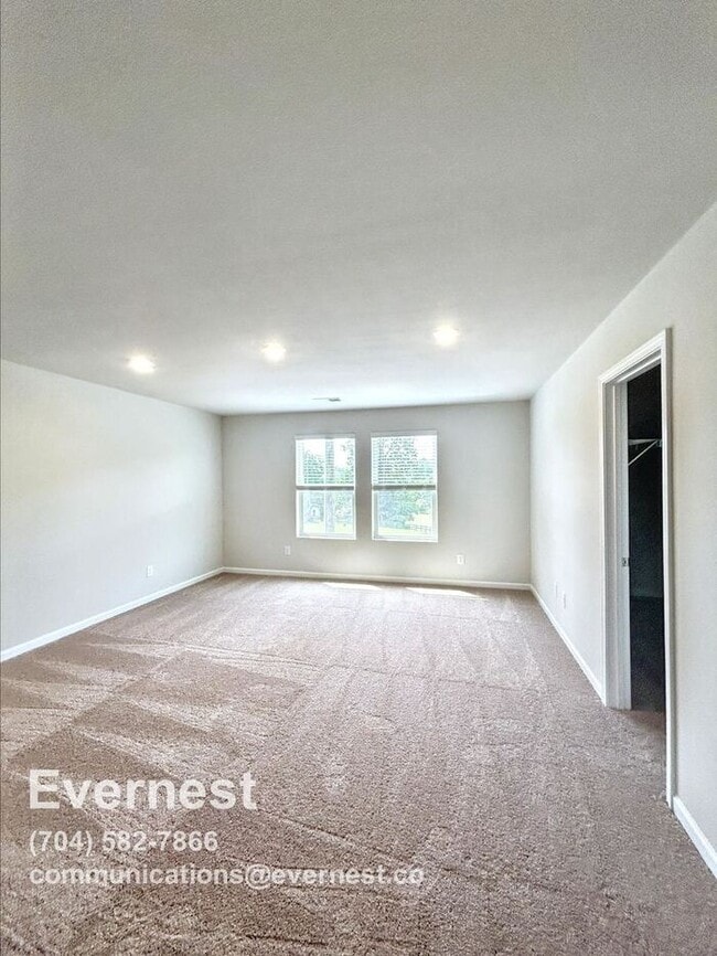 Building Photo - 2160 Willow Gln Dr