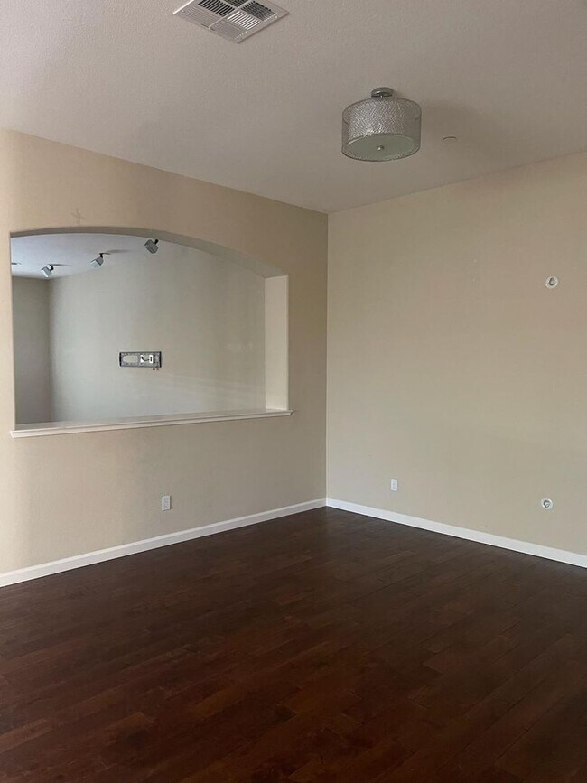 Foto del edificio - 15514 St Clement Way