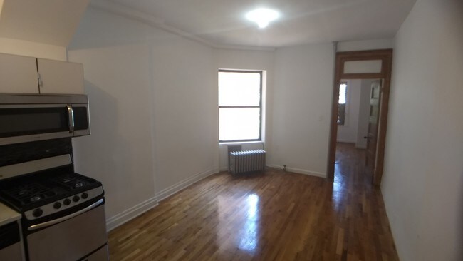 Building Photo - 427 W 154th St