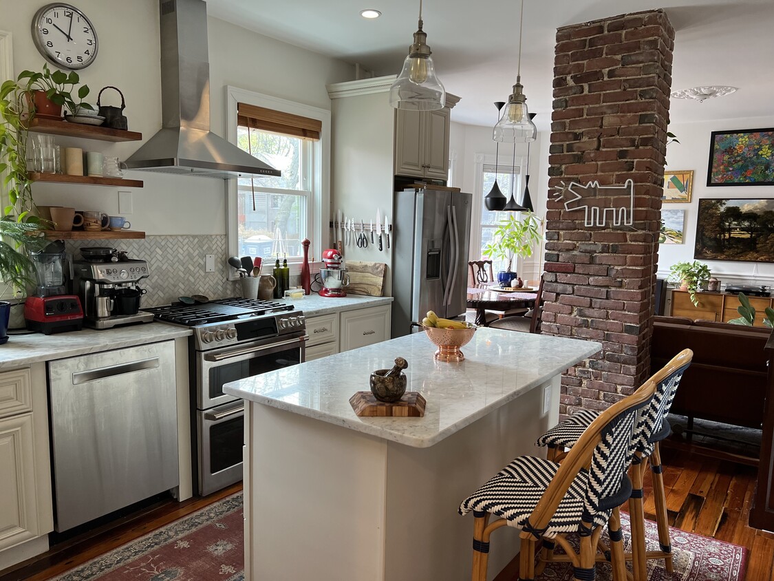 Foto principal - 217 Harvard St