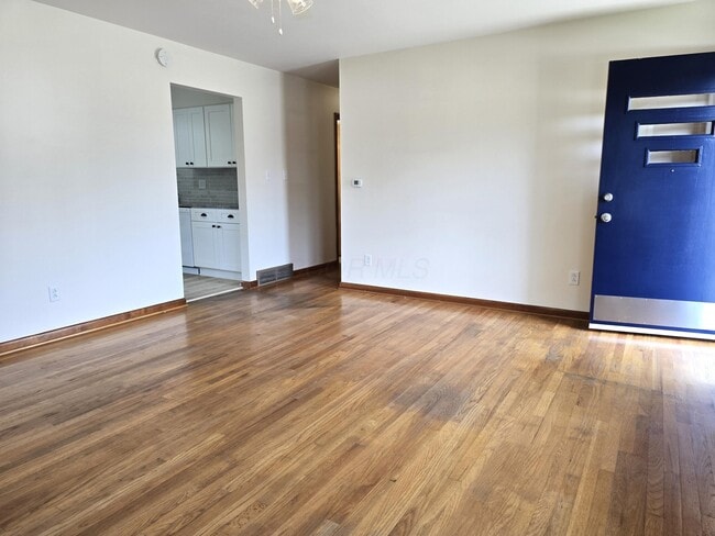 Building Photo - 52 Deger Dr