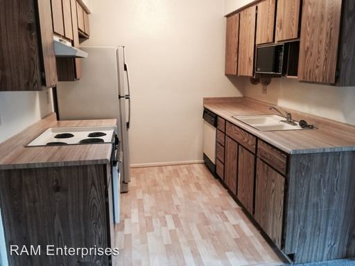 Building Photo - 3168 Shoshone Dr