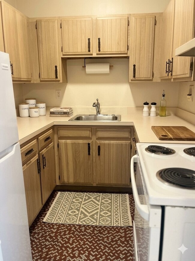 A cozy kitchen awaits! - 144 Van Zandt Ave