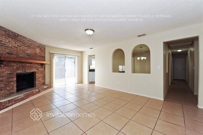 Building Photo - 1830 E Oakwood Loop