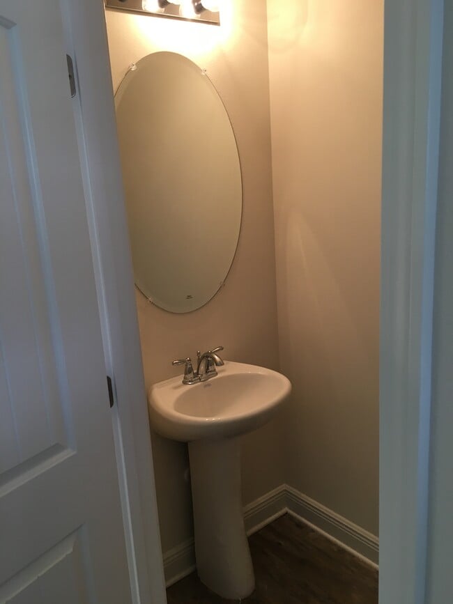 Building Photo - 127 Iron Horse Dr W