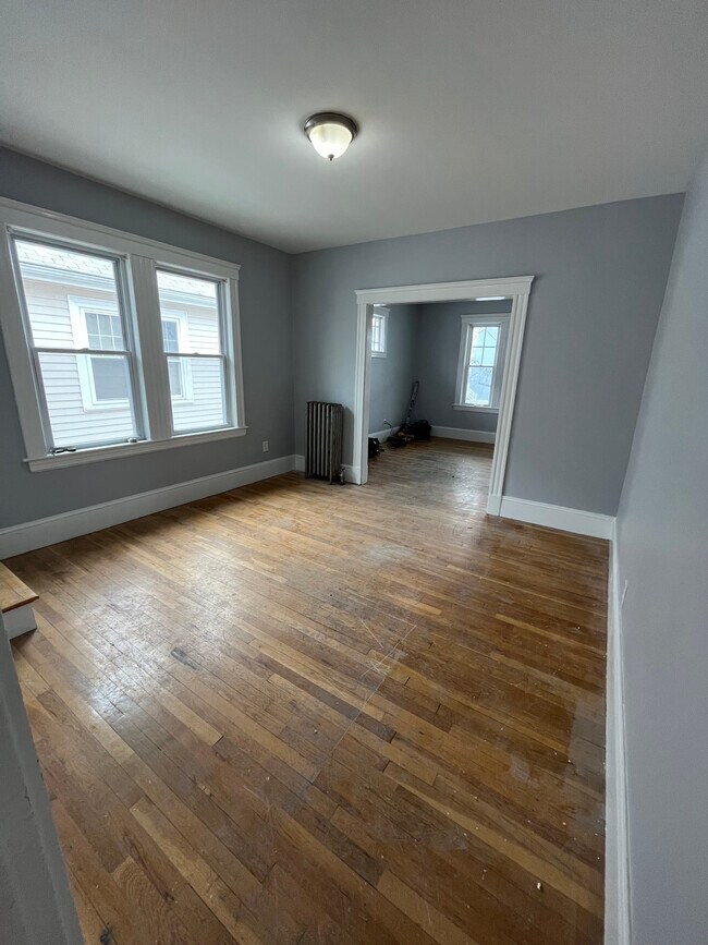 Building Photo - 70 Brentwood St