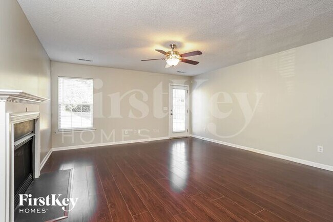 Foto del edificio - 4145 Crestwood Cir