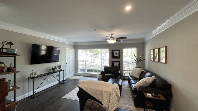 Foto del edificio - Potomac Club Condo
