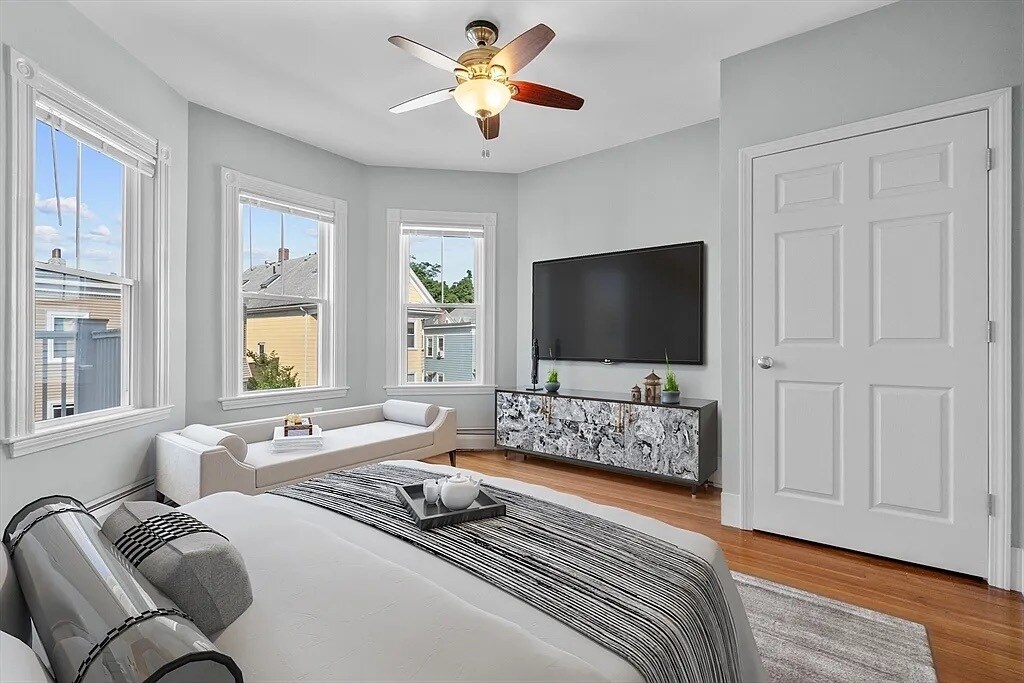 Foto principal - 11 Woodlawn St