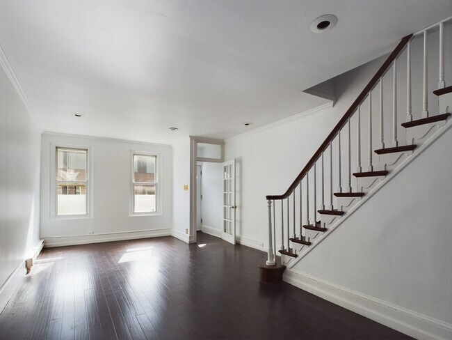 Foto del edificio - Point Breeze House Available Now!