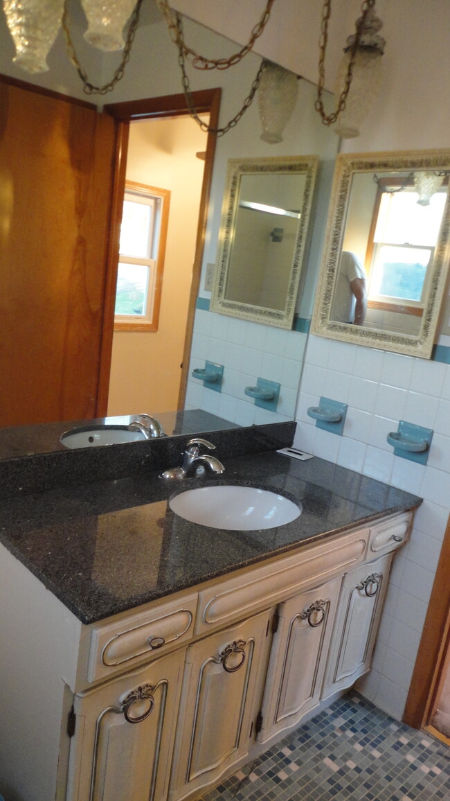 Baño - 1502 Andmore St