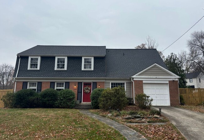 Fabulous in 4 + 2.5 in OLD FARM - Gorgeous Updates - Fabulous in 4 + 2.5 in OLD FARM - Gorgeous Updates House