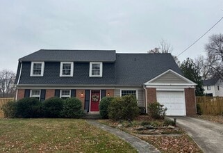 Building Photo - 7000 Old Cabin Ln