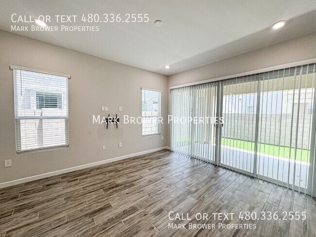 Foto del edificio - 4865 E St John Rd