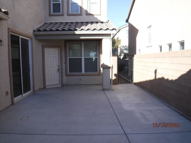 Building Photo - BEAUTIFUL TWO STORY HOME LOCATED IN SOUTHWEST
