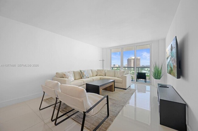 Foto del edificio - 19370 Collins Ave