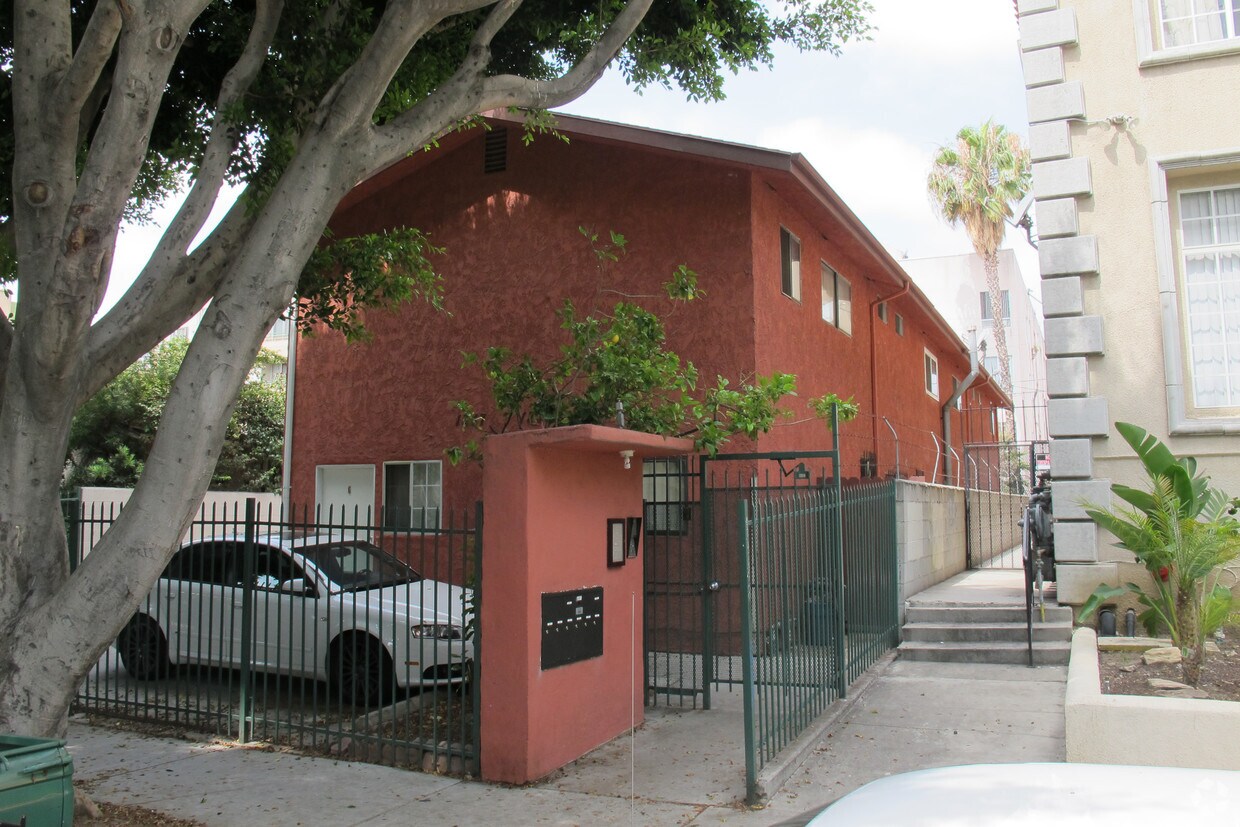 Foto del edificio - 1237 N Cherokee Ave