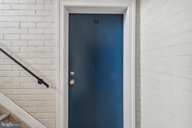 Foto del edificio - 723 Longfellow St NW