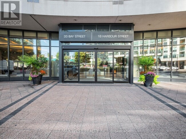 Building Photo - 18 Harbour St