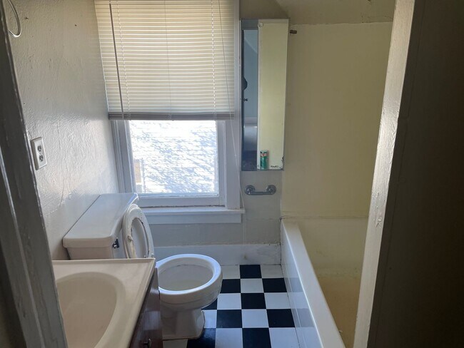 Foto del edificio - 325/327 3rd St NE