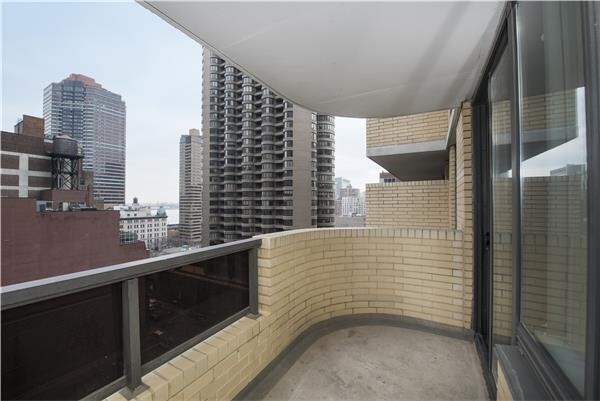 Building Photo - 311 E 38th St