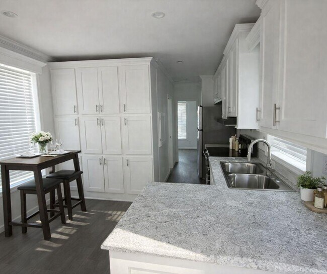 Building Photo - 7250 FL-44