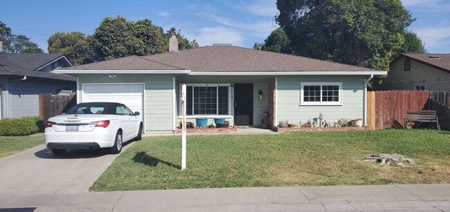 Building Photo - Stockton Lincoln Village 3 Bedroom 2 Bath ...