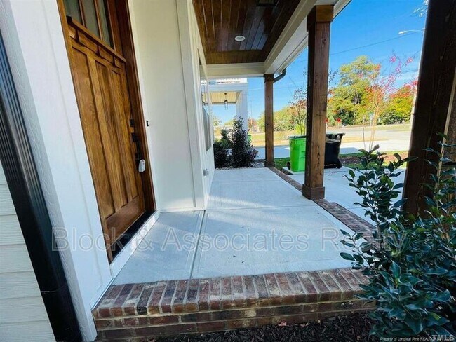 Photo - 200 E Moore St House