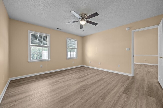 Foto del edificio - Charming Duplex in Dunn