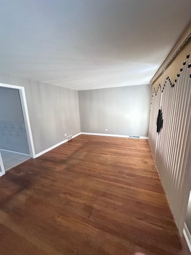 Building Photo - Gage Park 3 bedroom house for Rent