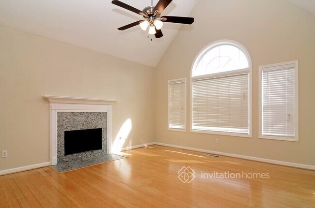 Building Photo - 7237 Brittany Way