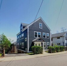 Building Photo - 10 Rockledge St