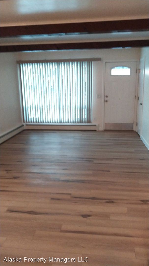 Building Photo - 3 br, 1 bath House - 820 Hollywood Dr