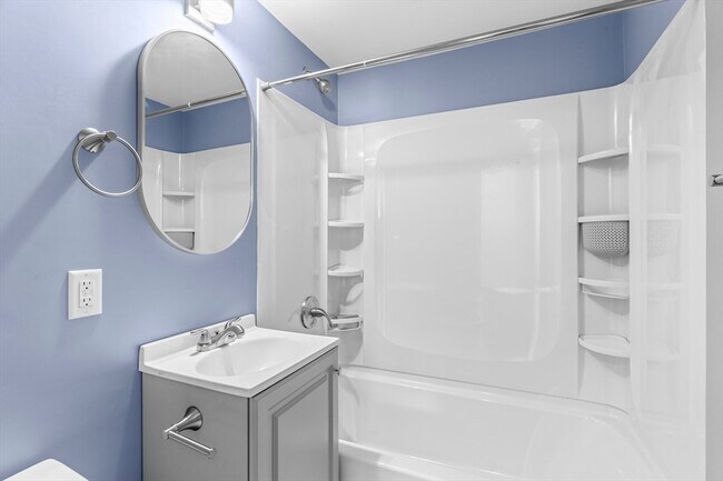 Building Photo - 10 Briarcliff Terrace