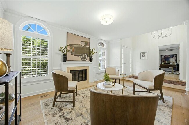 Building Photo - 1390 Tennis Ct Pl