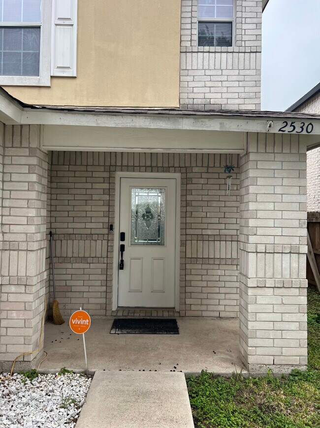 Building Photo - 2530 S Links Dr