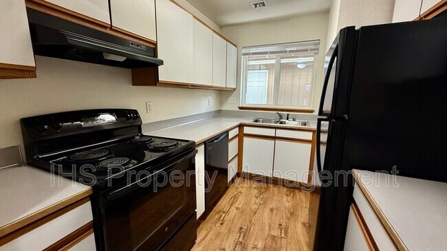 Foto del edificio - 930 S Johnson St