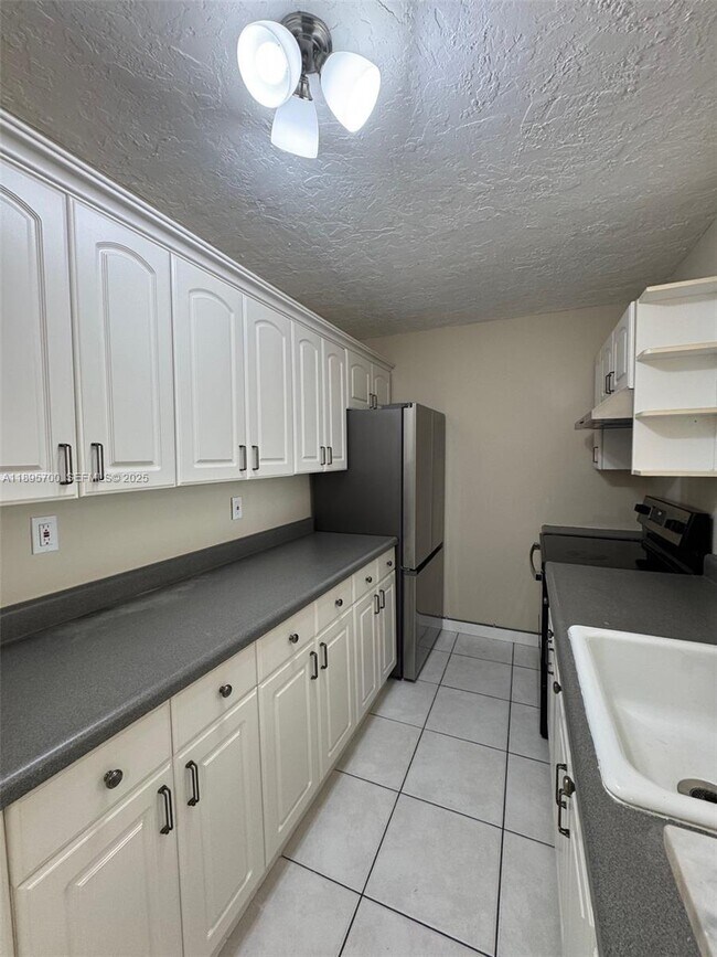 Foto del edificio - 10500 SW 108th Ave