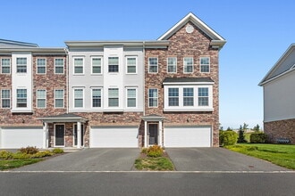 Building Photo - 34 Colgate Dr Building Photo - 34 Colgate Dr