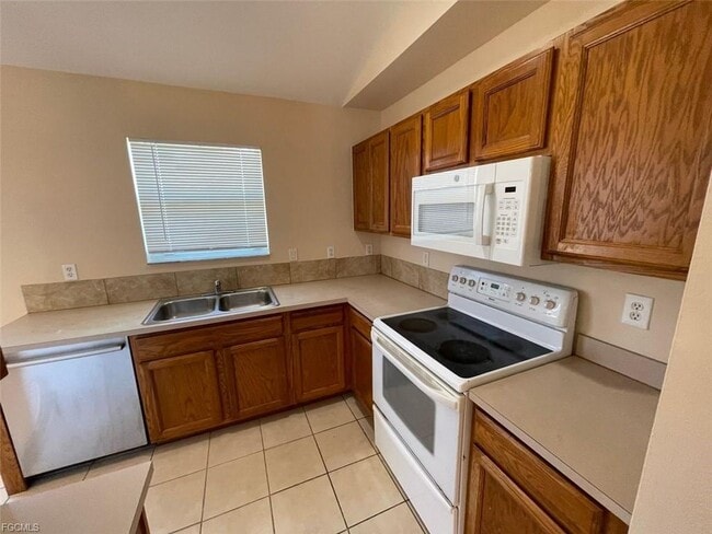 Foto del edificio - 3308 42nd St SW